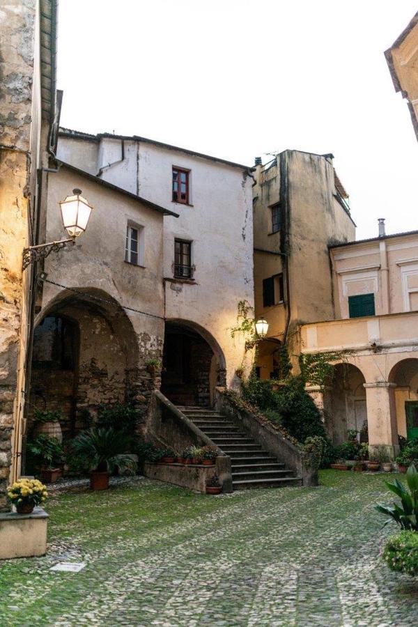 Bb Palazzo Doria Bed & Breakfast Долчедо Екстериор снимка