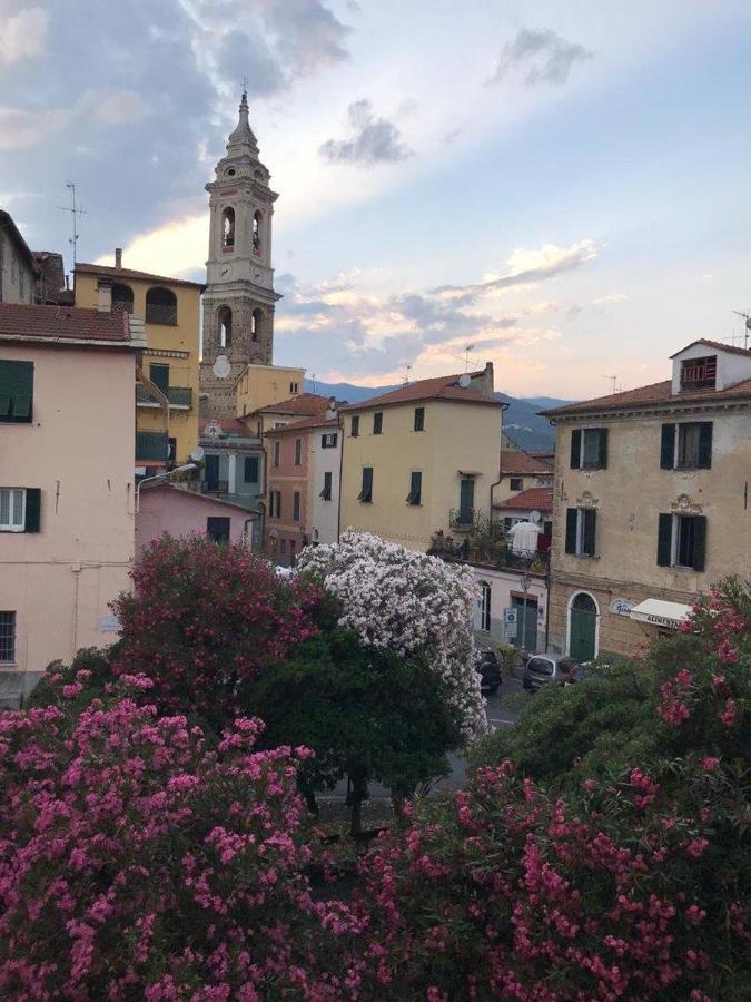Bb Palazzo Doria Bed & Breakfast Долчедо Екстериор снимка